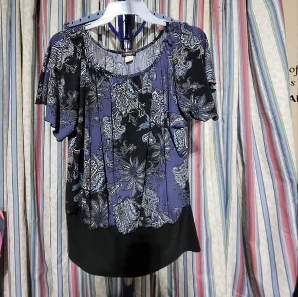 Cocomo Tops - (3054) Cocomo, Women's, Size 1X, Purple/Black/Blue floral design, Top, Blouse